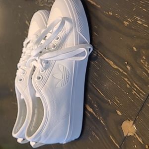 White adidas woman shoes